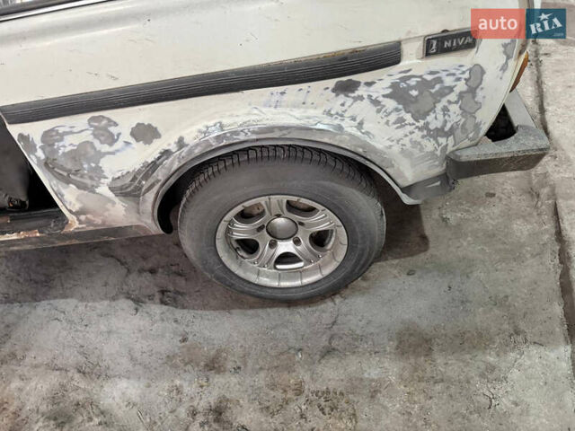 Белый ВАЗ 2121 Нива, объемом двигателя 1.6 л и пробегом 5 тыс. км за 2300 $, фото 13 на Automoto.ua