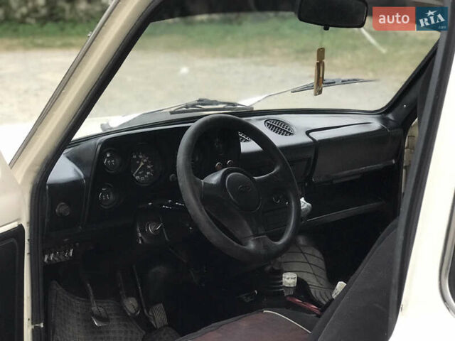 Белый ВАЗ 2121 Нива, объемом двигателя 1.57 л и пробегом 180 тыс. км за 2500 $, фото 11 на Automoto.ua