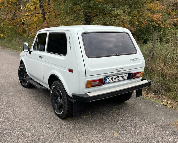 Білий ВАЗ 2121 Нива, об'ємом двигуна 1.6 л та пробігом 120 тис. км за 4500 $, фото 4 на Automoto.ua