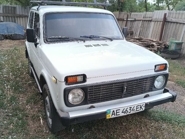 Белый ВАЗ 2121, объемом двигателя 1.6 л и пробегом 200 тыс. км за 45000 $, фото 5 на Automoto.ua