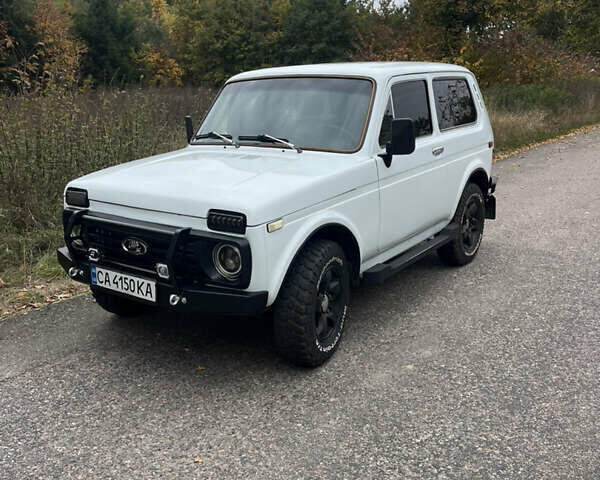 Білий ВАЗ 2121 Нива, об'ємом двигуна 1.6 л та пробігом 120 тис. км за 4500 $, фото 2 на Automoto.ua