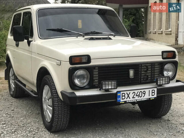 Белый ВАЗ 2121 Нива, объемом двигателя 1.57 л и пробегом 180 тыс. км за 2500 $, фото 6 на Automoto.ua