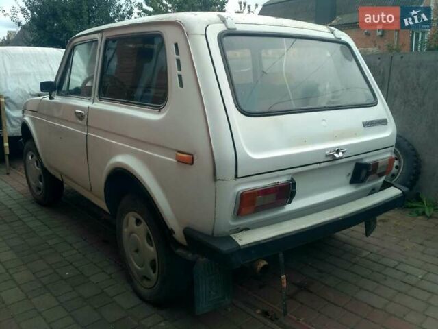 Білий ВАЗ 2121 Нива, об'ємом двигуна 1.6 л та пробігом 150 тис. км за 600 $, фото 3 на Automoto.ua