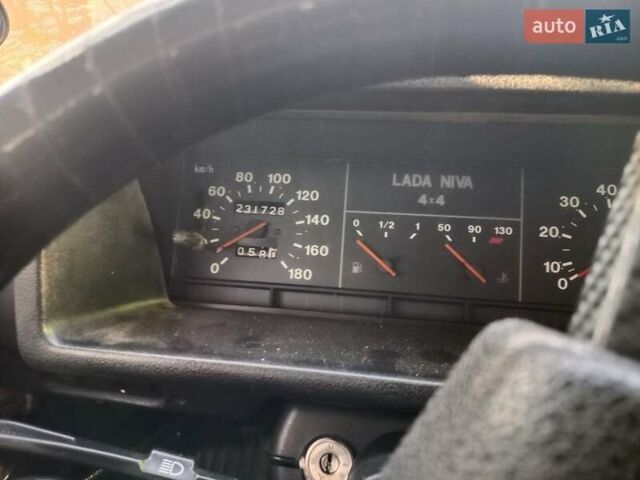 Белый ВАЗ 2121 Нива, объемом двигателя 1.7 л и пробегом 235 тыс. км за 1151 $, фото 4 на Automoto.ua