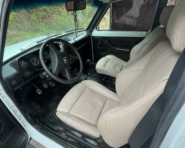 Білий ВАЗ 2121 Нива, об'ємом двигуна 1.6 л та пробігом 120 тис. км за 4500 $, фото 8 на Automoto.ua