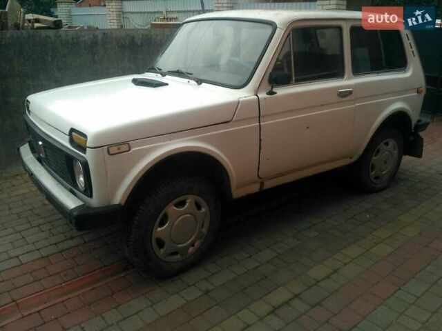Білий ВАЗ 2121 Нива, об'ємом двигуна 1.6 л та пробігом 150 тис. км за 600 $, фото 4 на Automoto.ua