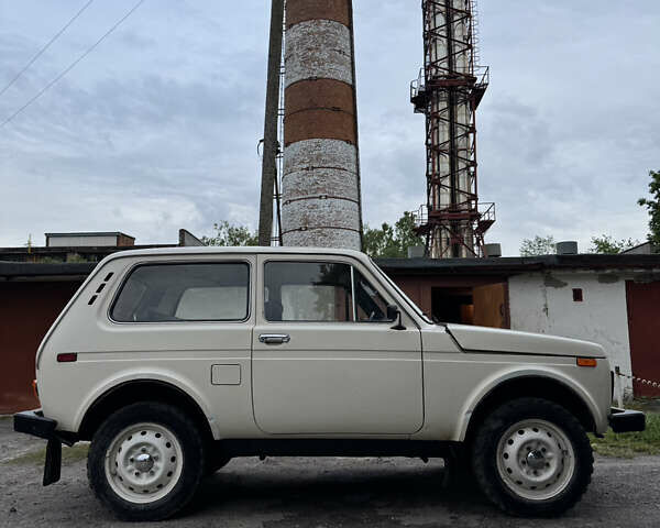 Білий ВАЗ 2121 Нива, об'ємом двигуна 1.6 л та пробігом 46 тис. км за 3250 $, фото 6 на Automoto.ua