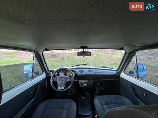 Белый ВАЗ 2121 Нива, объемом двигателя 1.57 л и пробегом 230 тыс. км за 2250 $, фото 1 на Automoto.ua