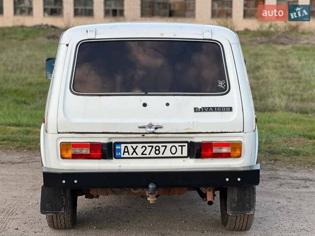 Белый ВАЗ 2121 Нива, объемом двигателя 1.57 л и пробегом 230 тыс. км за 2250 $, фото 7 на Automoto.ua