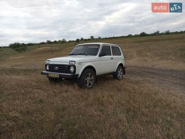 Білий ВАЗ 2121 Нива, об'ємом двигуна 1.7 л та пробігом 100 тис. км за 3600 $, фото 4 на Automoto.ua