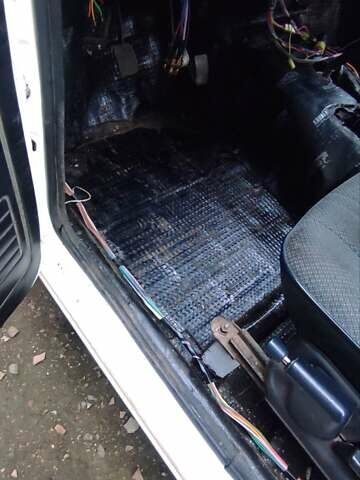 Белый ВАЗ 2121 Нива, объемом двигателя 1.57 л и пробегом 1 тыс. км за 2850 $, фото 13 на Automoto.ua