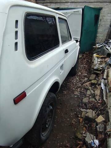 Белый ВАЗ 2121 Нива, объемом двигателя 1.57 л и пробегом 1 тыс. км за 2850 $, фото 15 на Automoto.ua