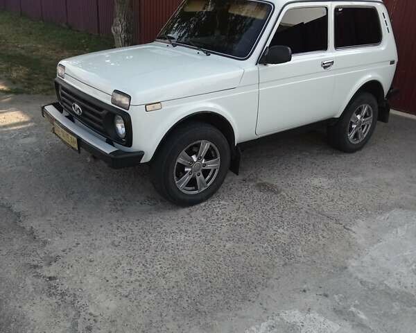 Білий ВАЗ 2121 Нива, об'ємом двигуна 1.7 л та пробігом 100 тис. км за 3600 $, фото 18 на Automoto.ua