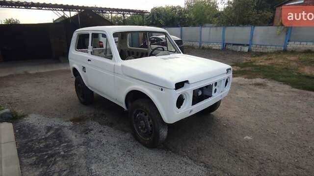 Белый ВАЗ 2121 Нива, объемом двигателя 1.57 л и пробегом 1 тыс. км за 2850 $, фото 25 на Automoto.ua