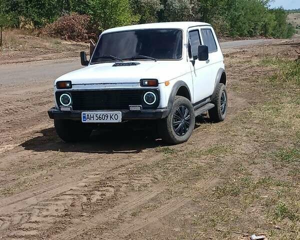 Білий ВАЗ 2121 Нива, об'ємом двигуна 1.6 л та пробігом 200 тис. км за 1500 $, фото 3 на Automoto.ua