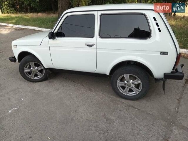 Білий ВАЗ 2121 Нива, об'ємом двигуна 1.7 л та пробігом 100 тис. км за 3600 $, фото 21 на Automoto.ua