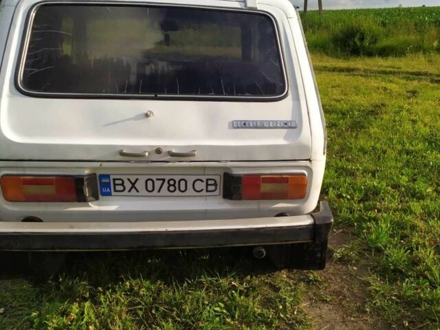 Белый ВАЗ 2121, объемом двигателя 1.6 л и пробегом 90 тыс. км за 2200 $, фото 4 на Automoto.ua