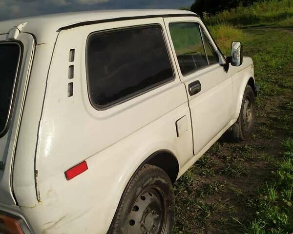 Білий ВАЗ 2121 Нива, об'ємом двигуна 1.57 л та пробігом 90 тис. км за 2200 $, фото 2 на Automoto.ua