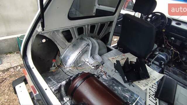 Белый ВАЗ 2121 Нива, объемом двигателя 1.57 л и пробегом 1 тыс. км за 2850 $, фото 9 на Automoto.ua