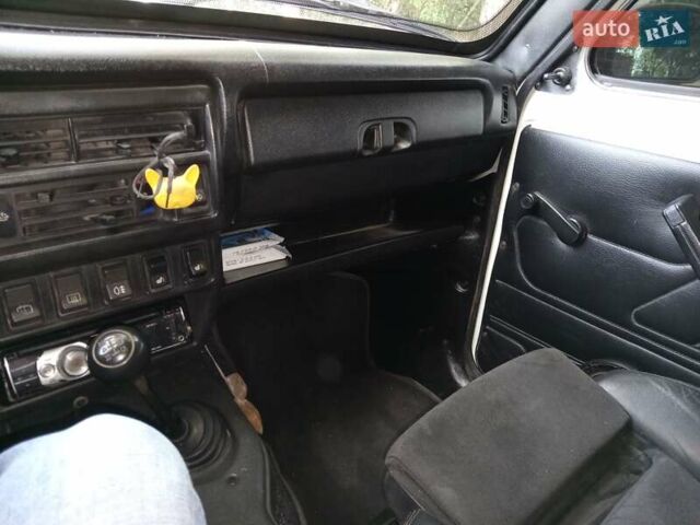 Білий ВАЗ 2121 Нива, об'ємом двигуна 1.7 л та пробігом 100 тис. км за 3600 $, фото 43 на Automoto.ua