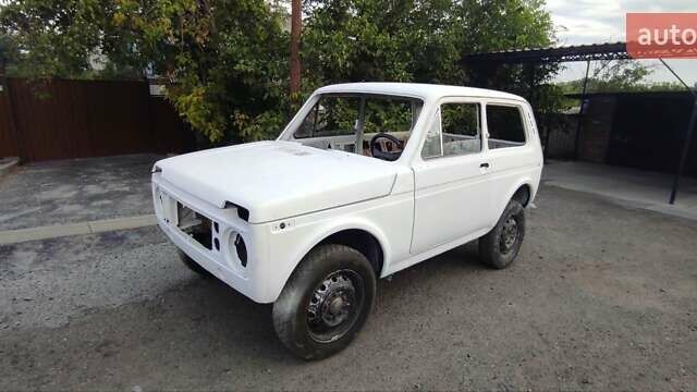 Белый ВАЗ 2121 Нива, объемом двигателя 1.57 л и пробегом 1 тыс. км за 2850 $, фото 24 на Automoto.ua