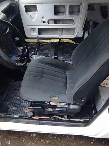 Белый ВАЗ 2121 Нива, объемом двигателя 1.57 л и пробегом 1 тыс. км за 2850 $, фото 12 на Automoto.ua