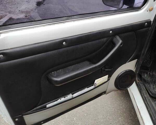 Белый ВАЗ 2121 Нива, объемом двигателя 1.6 л и пробегом 40 тыс. км за 2700 $, фото 3 на Automoto.ua