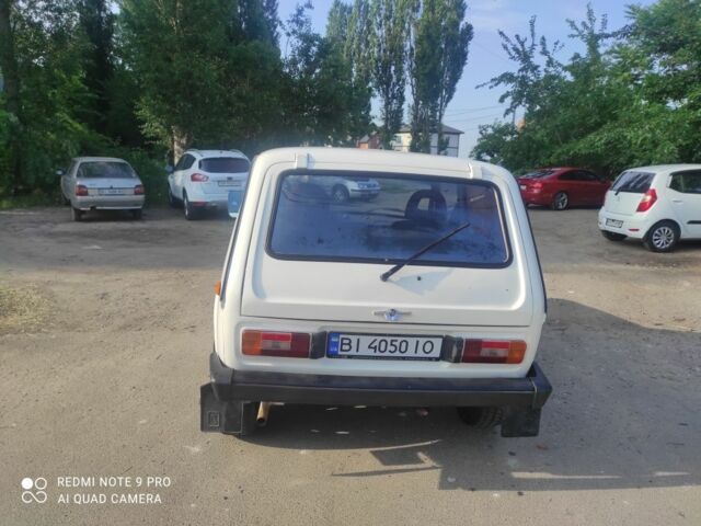 Белый ВАЗ 2121, объемом двигателя 1.6 л и пробегом 150 тыс. км за 150000 $, фото 10 на Automoto.ua