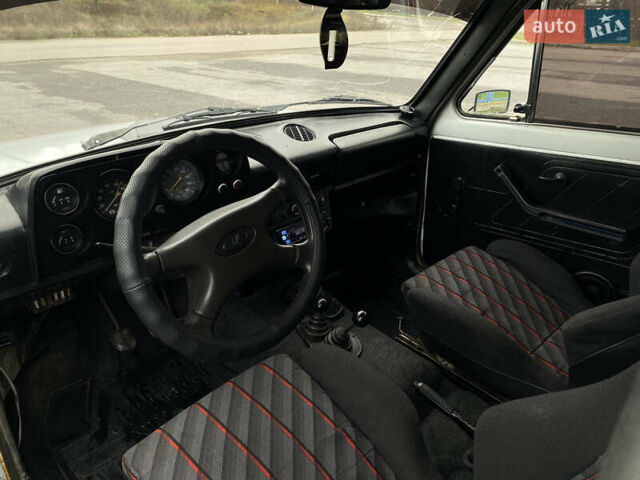Белый ВАЗ 2121 Нива, объемом двигателя 1.6 л и пробегом 111 тыс. км за 2199 $, фото 8 на Automoto.ua