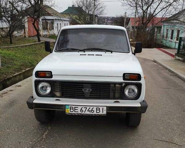 Белый ВАЗ 2121 Нива, объемом двигателя 1.6 л и пробегом 40 тыс. км за 2700 $, фото 1 на Automoto.ua
