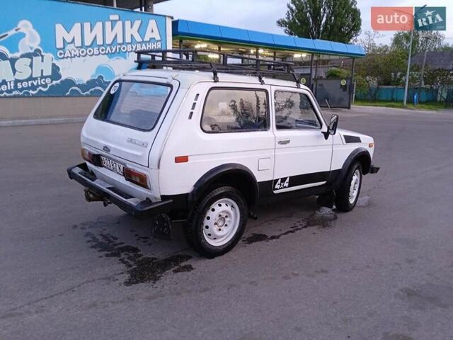 Білий ВАЗ 2121 Нива, об'ємом двигуна 1.6 л та пробігом 220 тис. км за 1050 $, фото 5 на Automoto.ua