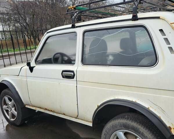Білий ВАЗ 2121 Нива, об'ємом двигуна 1.6 л та пробігом 1 тис. км за 1450 $, фото 4 на Automoto.ua