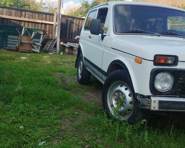 Белый ВАЗ 2121 Нива, объемом двигателя 1.57 л и пробегом 65 тыс. км за 1700 $, фото 15 на Automoto.ua