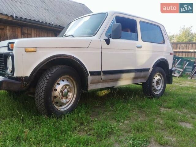 Белый ВАЗ 2121 Нива, объемом двигателя 1.57 л и пробегом 65 тыс. км за 1700 $, фото 13 на Automoto.ua