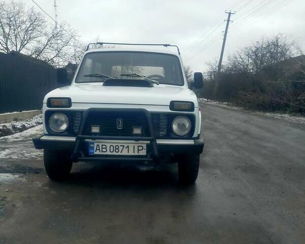 Белый ВАЗ 2121 Нива, объемом двигателя 1.58 л и пробегом 180 тыс. км за 2100 $, фото 7 на Automoto.ua