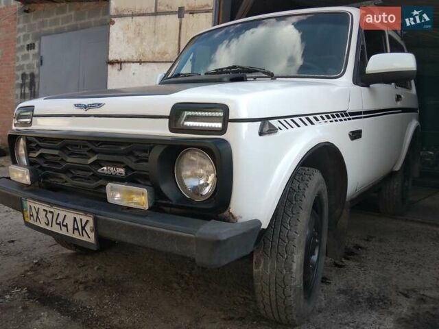 Білий ВАЗ 2121 Нива, об'ємом двигуна 1.6 л та пробігом 73 тис. км за 2800 $, фото 2 на Automoto.ua