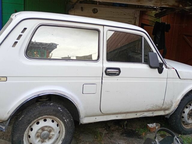 Белый ВАЗ 2121, объемом двигателя 1.57 л и пробегом 3 тыс. км за 1646 $, фото 1 на Automoto.ua