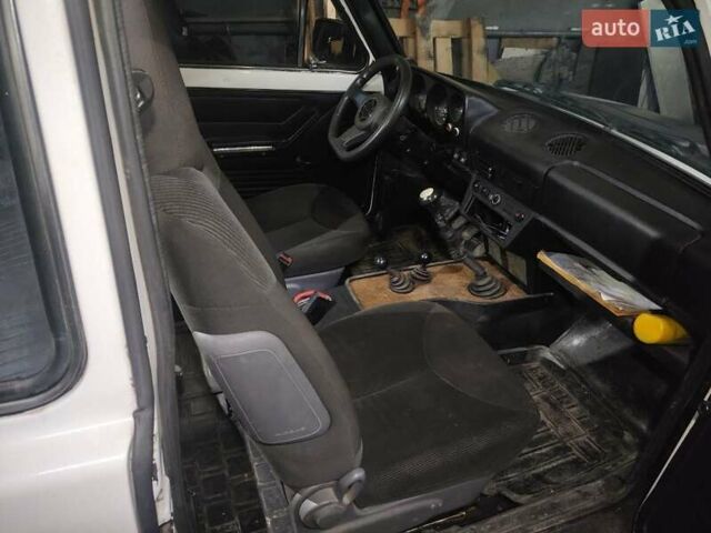 Білий ВАЗ 2121 Нива, об'ємом двигуна 1.6 л та пробігом 73 тис. км за 2800 $, фото 6 на Automoto.ua