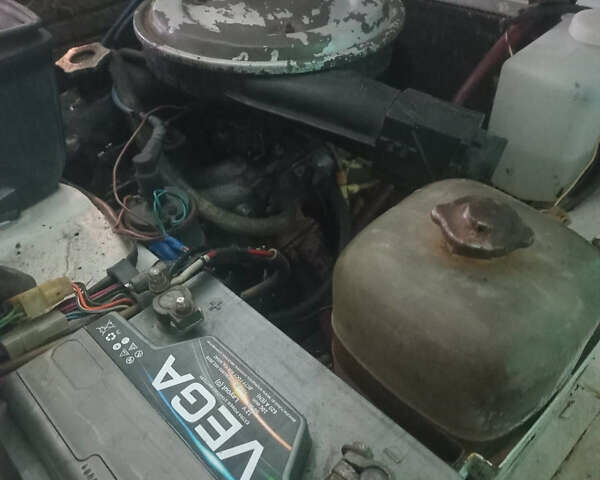 Белый ВАЗ 2121 Нива, объемом двигателя 1.6 л и пробегом 100 тыс. км за 3000 $, фото 16 на Automoto.ua