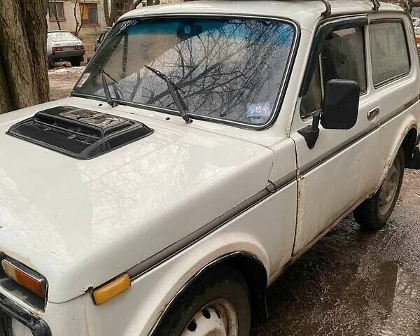 Білий ВАЗ 2121 Нива, об'ємом двигуна 1.69 л та пробігом 200 тис. км за 1600 $, фото 2 на Automoto.ua