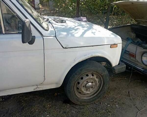 Білий ВАЗ 2121 Нива, об'ємом двигуна 0 л та пробігом 120 тис. км за 2500 $, фото 5 на Automoto.ua