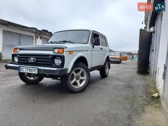 Белый ВАЗ 2121 Нива, объемом двигателя 1.7 л и пробегом 175 тыс. км за 3700 $, фото 5 на Automoto.ua