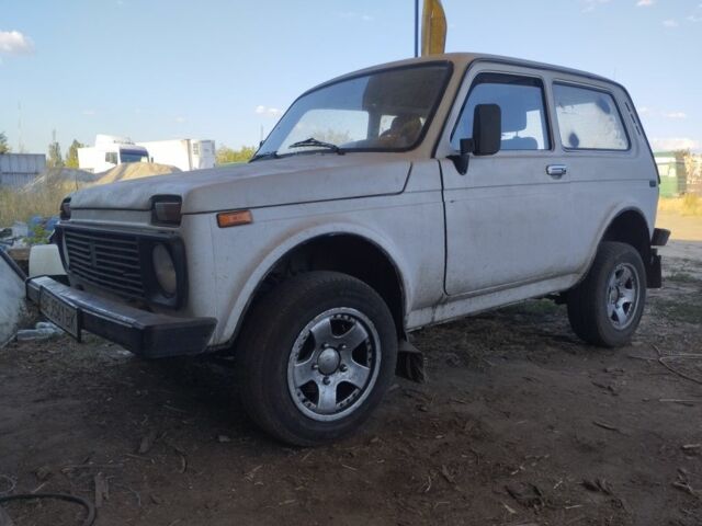 Білий ВАЗ 2121, об'ємом двигуна 1.7 л та пробігом 50 тис. км за 1800 $, фото 1 на Automoto.ua