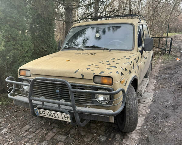 Бежевий ВАЗ 2121 Нива, об'ємом двигуна 1.6 л та пробігом 100 тис. км за 2150 $, фото 2 на Automoto.ua