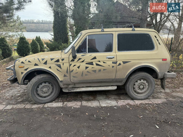 Бежевий ВАЗ 2121 Нива, об'ємом двигуна 1.6 л та пробігом 100 тис. км за 2150 $, фото 1 на Automoto.ua