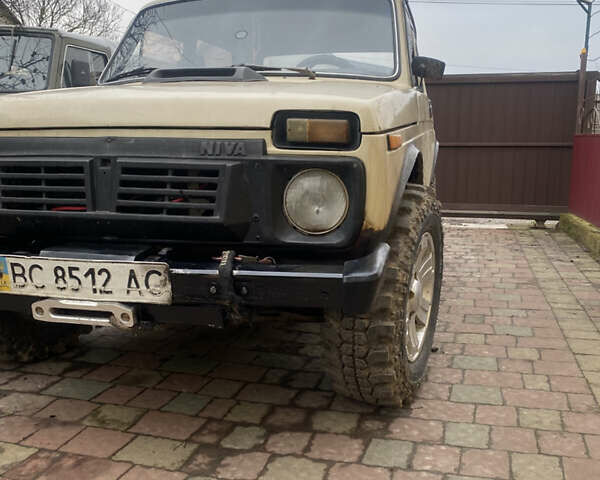 Бежевый ВАЗ 2121 Нива, объемом двигателя 1.6 л и пробегом 100 тыс. км за 2500 $, фото 1 на Automoto.ua