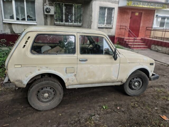 Бежевий ВАЗ 2121, об'ємом двигуна 1.6 л та пробігом 1000 тис. км за 1092 $, фото 3 на Automoto.ua