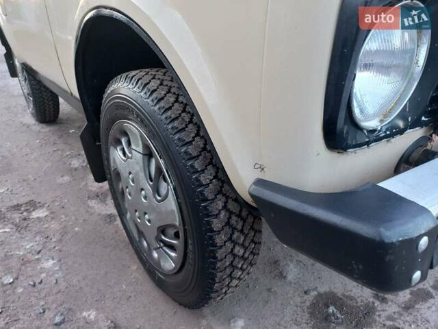 Бежевый ВАЗ 2121 Нива, объемом двигателя 1.6 л и пробегом 90 тыс. км за 2900 $, фото 1 на Automoto.ua