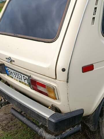 Бежевый ВАЗ 2121 Нива, объемом двигателя 1.6 л и пробегом 50 тыс. км за 2000 $, фото 6 на Automoto.ua