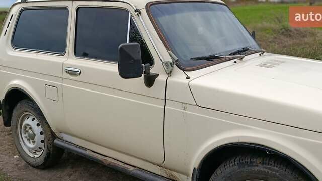 Бежевый ВАЗ 2121 Нива, объемом двигателя 1.6 л и пробегом 50 тыс. км за 2000 $, фото 2 на Automoto.ua